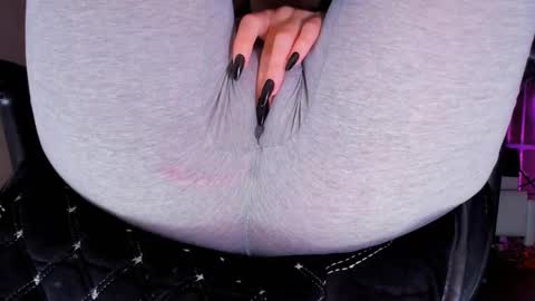 Kira online show from October 2025 03:24:01 PM