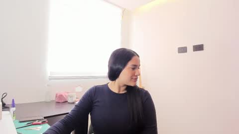 Kristen LoveBerry online show from September 2025 04:07:01 PM