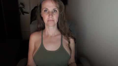 LoVe On  online show from October 2025 01:25:02 AM