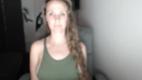 LoVe On  online show from November 2025 02:39:02 PM