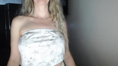 LoVe On  online show from February 2026 03:05:02 PM