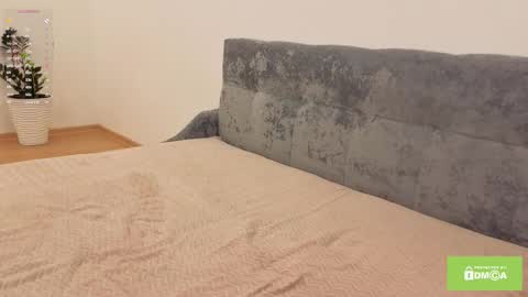 Snapshot of love_polly chatting on October 2025 12:40:02 PM Polly online show from October 2025 12:40:02 PM