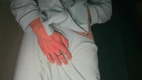 Snapshot of lovecoquin chatting on November 2025 08:52:02 PM lovecoquin online show from November 2025 08:52:02 PM