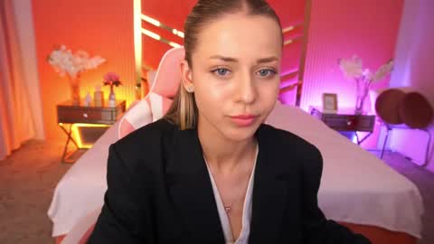 loveedove online show from May 2026 12:55:02 PM