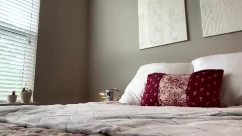 Olivia Rose online show from October 2025 04:29:02 PM