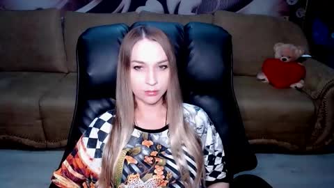 Snapshot of lovellymalina chatting on February 2026 12:19:01 PM private open online show from February 2026 12:19:01 PM