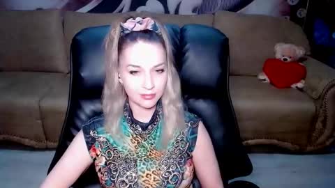 Snapshot of lovellymalina chatting on February 2026 03:05:02 PM private open online show from February 2026 03:05:02 PM