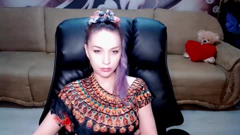 Snapshot of lovellymalina chatting on February 2026 10:27:02 AM private open online show from February 2026 10:27:02 AM