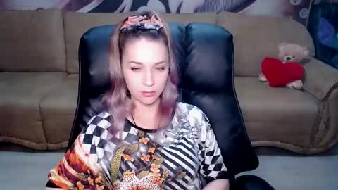 Snapshot of lovellymalina chatting on February 2026 10:47:01 AM private open online show from February 2026 10:47:01 AM