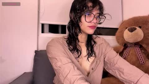 Allyson 3 online show from January 2026 11:52:02 PM