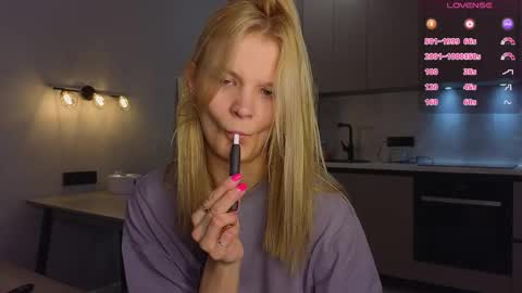 Snapshot of lovely_babyy chatting on April 2026 04:17:01 AM Jenny online show from April 2026 04:17:01 AM