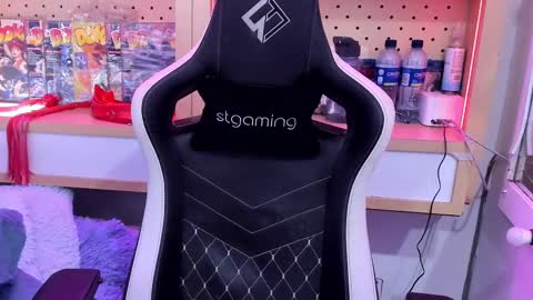 Chloe online show from February 2025 02:14:02 PM