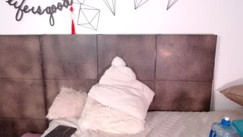 Hi guys online show from January 2025 06:24:02 PM