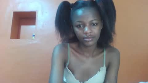 Lovely yvonne online show from October 2025 10:59:01 AM