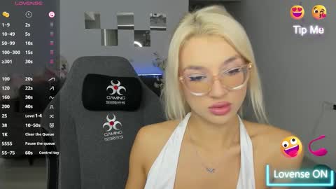 lovelybianca_ online show from November 2025 11:14:02 PM