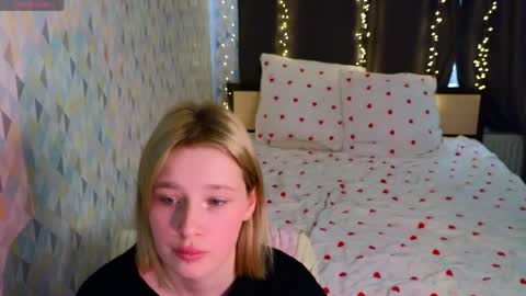 Snapshot of lovelygirllss chatting on April 2026 11:04:02 AM your sweet girls online show from April 2026 11:04:02 AM