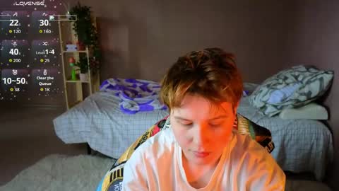 Snapshot of lovelygirllss chatting on May 2026 02:39:01 AM your sweet girls online show from May 2026 02:39:01 AM