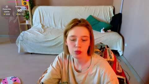 Snapshot of lovelygirllss chatting on May 2026 04:06:01 AM your sweet girls online show from May 2026 04:06:01 AM