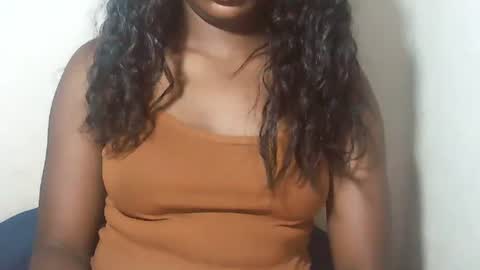 lovelylarra online show from February 2026 04:05:02 PM
