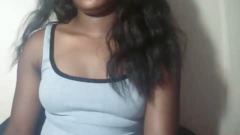 lovelylarra online show from March 2026 07:58:01 AM