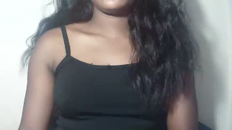 lovelylarra online show from April 2026 07:28:01 AM