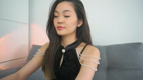 kim online show from February 2025 11:10:02 AM