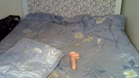 lovelytin online show from September 2025 07:03:02 PM