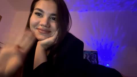 Snapshot of lovelyy_lovely chatting on November 2025 04:18:02 PM Kalie online show from November 2025 04:18:02 PM