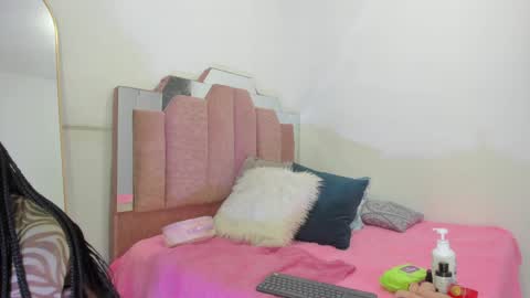 Snapshot of lovequeen02 chatting on January 2025 11:34:01 AM L O V E online show from January 2025 11:34:01 AM