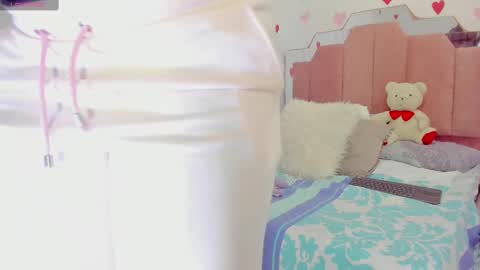 Snapshot of lovequeen02 chatting on February 2025 11:44:02 AM L O V E online show from February 2025 11:44:02 AM