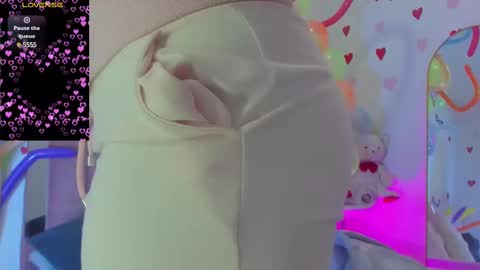 Snapshot of lovequeen02 chatting on February 2025 11:58:01 AM L O V E online show from February 2025 11:58:01 AM