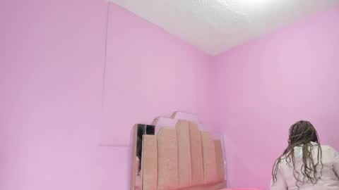 Snapshot of lovequeen02 chatting on September 2025 11:32:02 AM L O V E online show from September 2025 11:32:02 AM