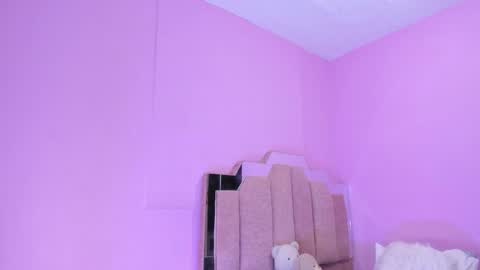 Snapshot of lovequeen02 chatting on September 2025 11:32:01 AM L O V E online show from September 2025 11:32:01 AM