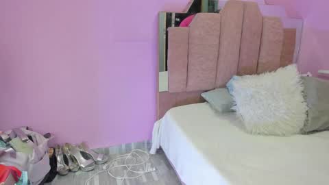 Snapshot of lovequeen02 chatting on September 2025 11:57:01 AM L O V E online show from September 2025 11:57:01 AM