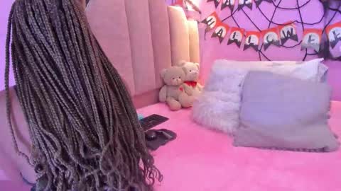 Snapshot of lovequeen02 chatting on November 2025 12:04:02 PM L O V E online show from November 2025 12:04:02 PM