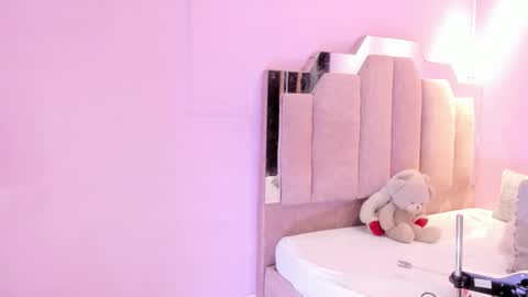 Snapshot of lovequeen02 chatting on November 2025 12:05:02 PM L O V E online show from November 2025 12:05:02 PM