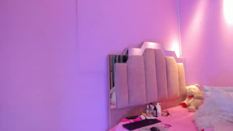 L O V E  online show from December 2025 12:03:02 PM