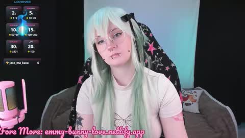 Snapshot of lover_emmy chatting on November 2025 04:00:02 PM Emmy online show from November 2025 04:00:02 PM