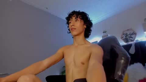 Snapshot of loverboy8_ chatting on December 2024 11:36:02 PM loverboy8_ online show from December 2024 11:36:02 PM