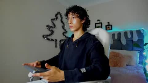 Snapshot of loverboy8_ chatting on December 2024 02:26:01 AM loverboy8_ online show from December 2024 02:26:01 AM