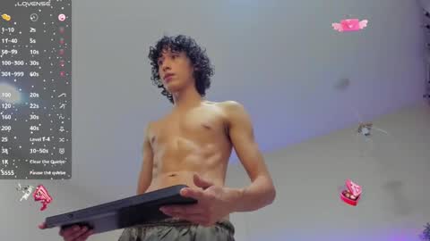 Snapshot of loverboy8_ chatting on January 2025 05:59:01 AM loverboy8_ online show from January 2025 05:59:01 AM