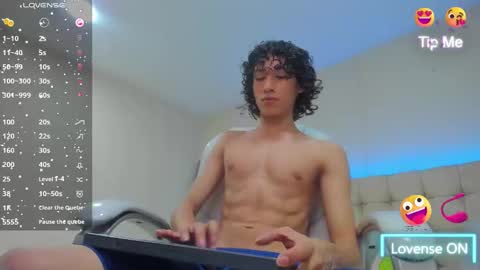 Snapshot of loverboy8_ chatting on January 2025 05:19:01 AM loverboy8_ online show from January 2025 05:19:01 AM