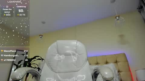 Snapshot of loverboy8_ chatting on March 2025 07:08:02 AM loverboy8_ online show from March 2025 07:08:02 AM