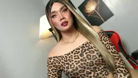 lovers moon22 online show from November 2025 11:20:01 AM