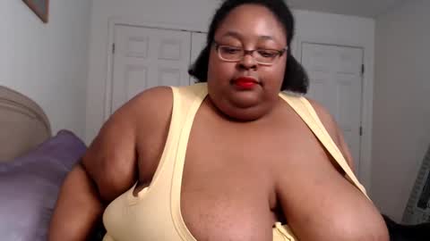 Snapshot of loves_aura chatting on December 2024 01:15:02 AM Alyson online show from December 2024 01:15:02 AM