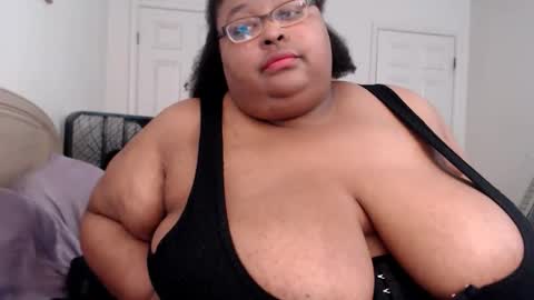 Snapshot of loves_aura chatting on March 2026 12:47:01 AM Alyson online show from March 2026 12:47:01 AM