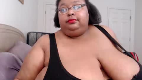 Snapshot of loves_aura chatting on May 2026 01:03:01 AM Alyson online show from May 2026 01:03:01 AM