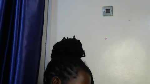 loveslut_ online show from October 2025 04:07:01 PM