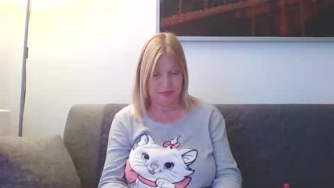 Marlyn online show from December 2024 02:59:01 PM