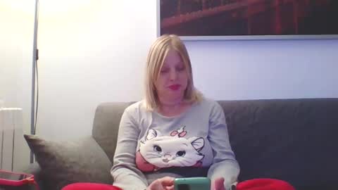 Marlyn online show from December 2024 10:52:02 PM